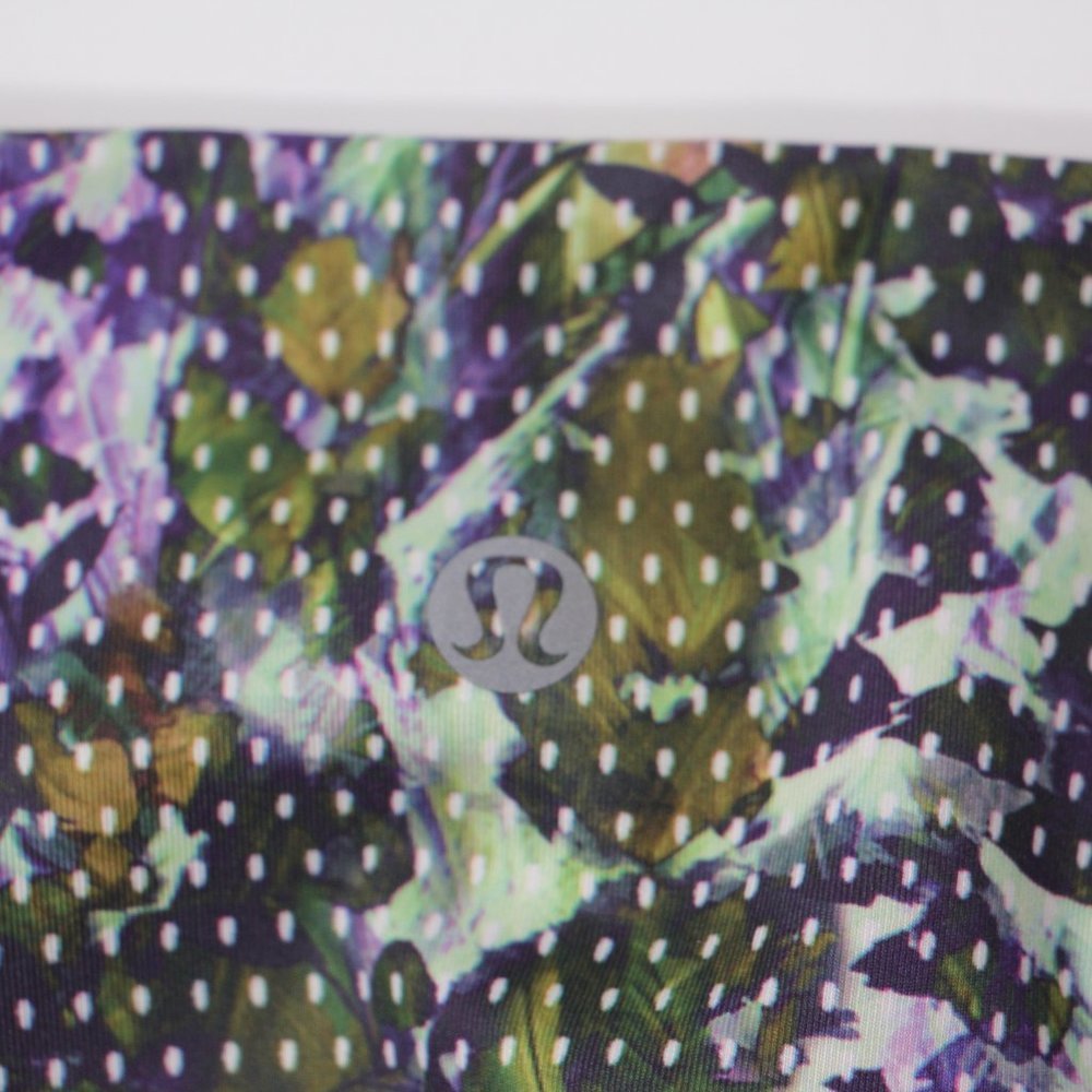 LULULEMON Wunder Under Crop II Full-On Luxtreme Roll Down Size 6 Floral - Picture 3 of 9